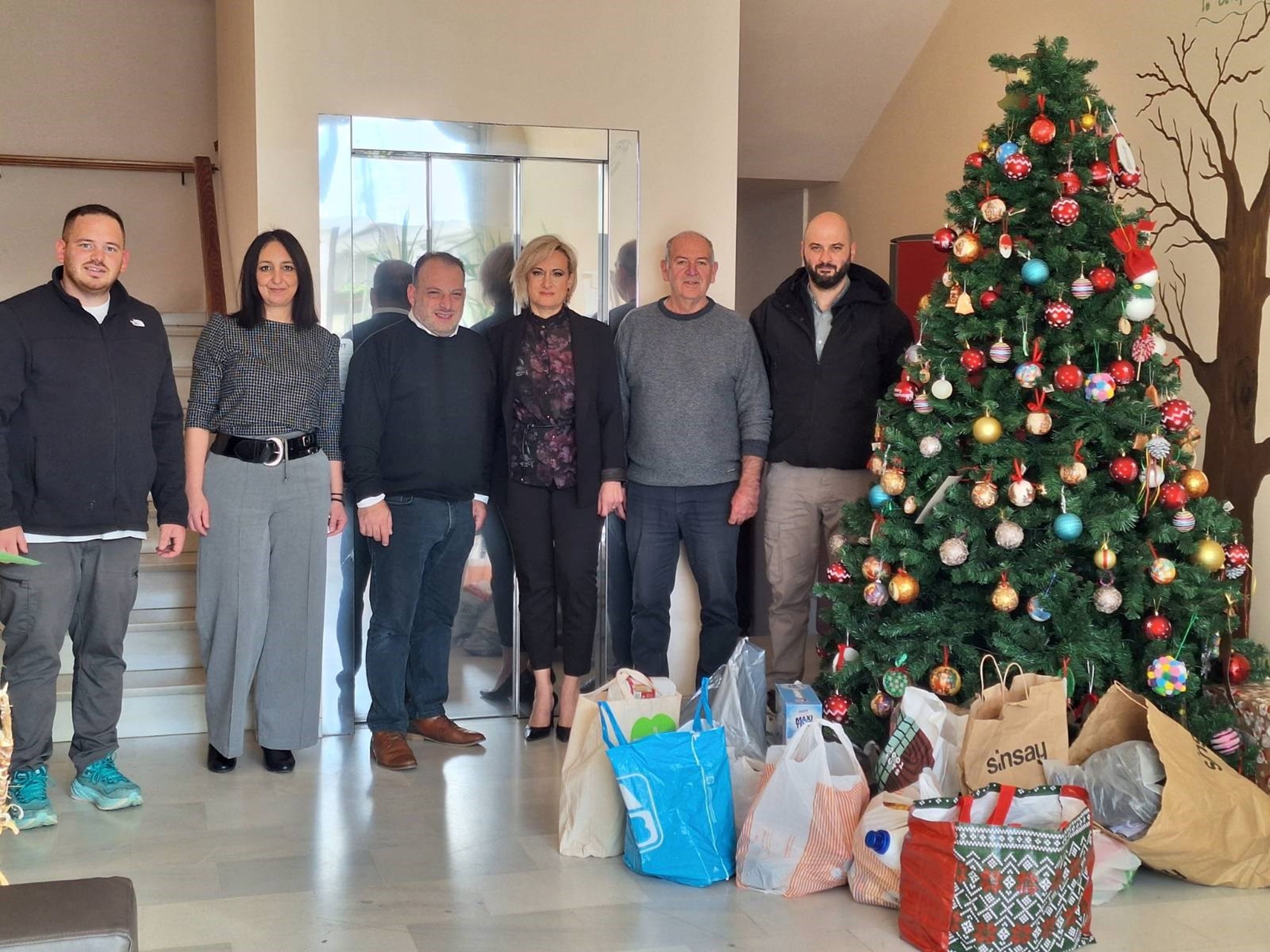 ΠΑΡΑΔΟΣΗ ΕΙΔΩΝ ΣΤΟ ΙΔΡΥΜΑ ΚΟΚΚΟΡΗ